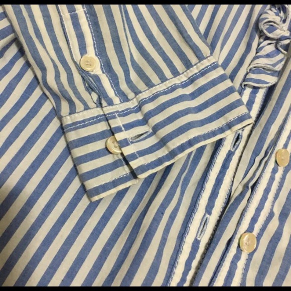 Hollister shirt with ruffle detail - Picture 3 of 6